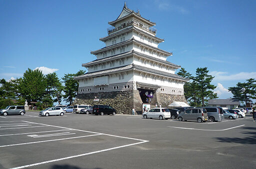 秋晴れに映える島原城